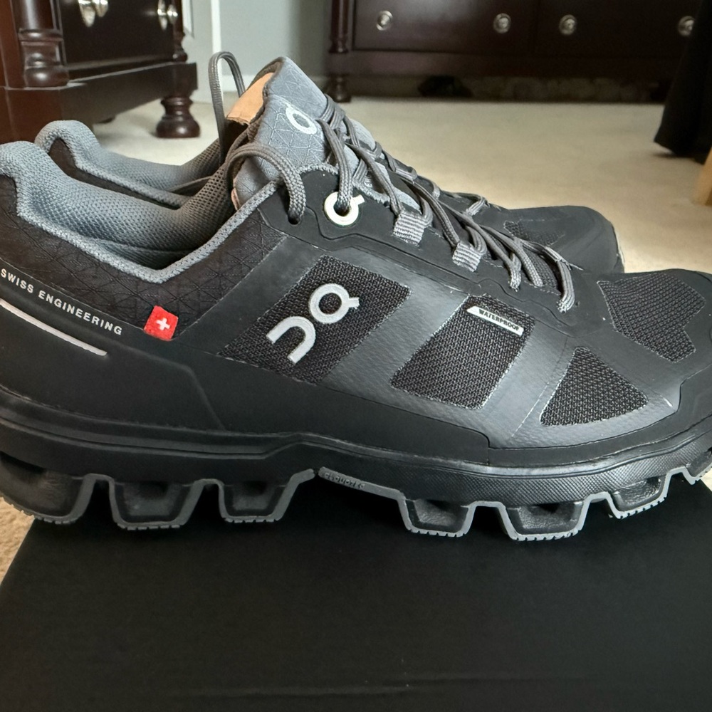 On Running Cloudventure Waterproof shoes